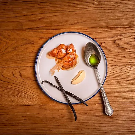 Doma U Nas Boutique & Hotel