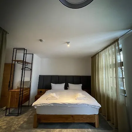 Doma U Nas Boutique & 波普拉德