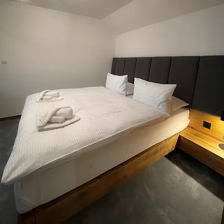 Boutique & Doma U Nas - Entry Aquacity Free Hotel 4*