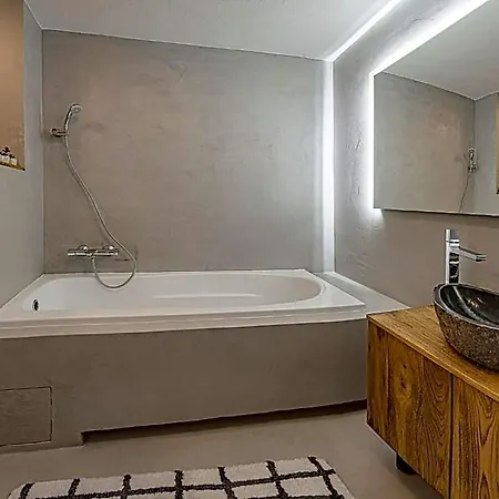 Doma U Nas Boutique & Hotel