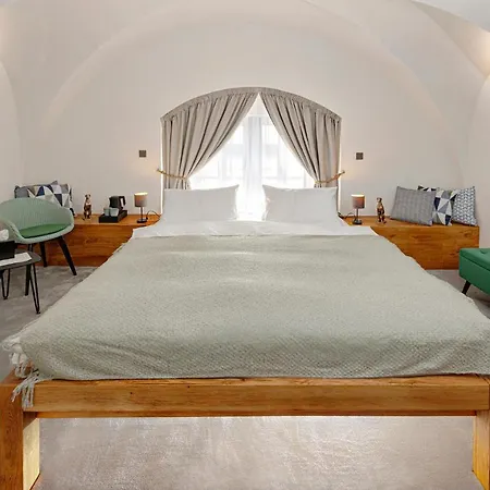 Hotel Boutique & Doma U Nas - Entry Aquacity Free 4*